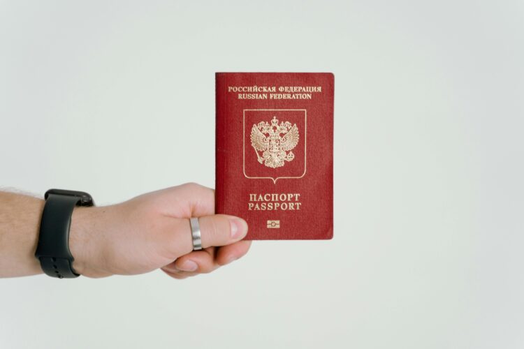 Виїзд із Польщі з продовженим побитом: ключові правила, які рятують від проблем на кордоні
