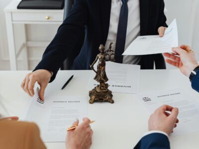 Допомога кваліфікованого українсько-польського адвоката в процесі розірвання шлюбу.