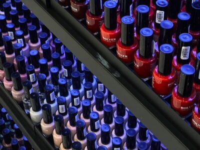 Магазин матеріалів для манікюру