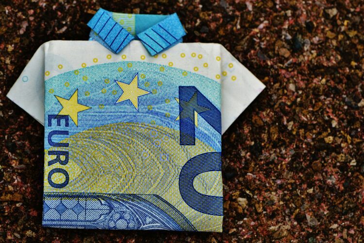 Шокує: у якій країні ЄС у 2025 році буде найвища мінімальна зарплата? Порівняння цифр!