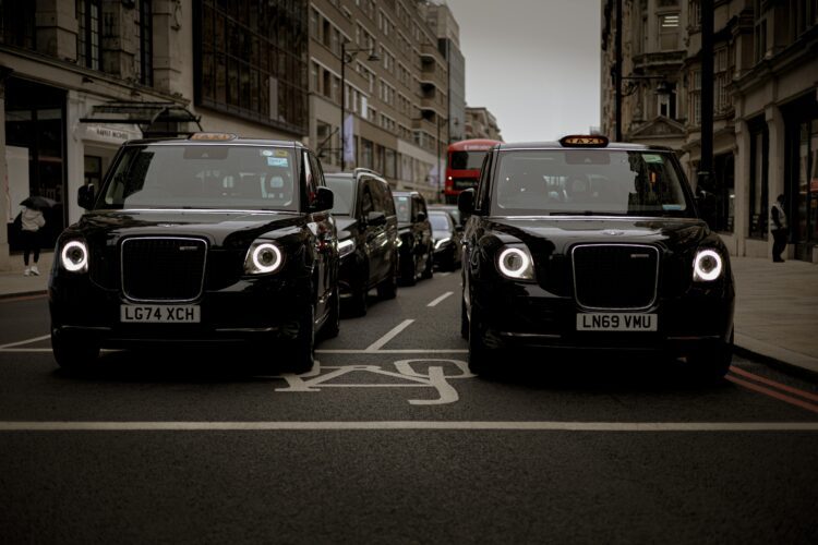 Революція на дорогах: Uber запускає безпілотні таксі — майбутнє вже поруч!