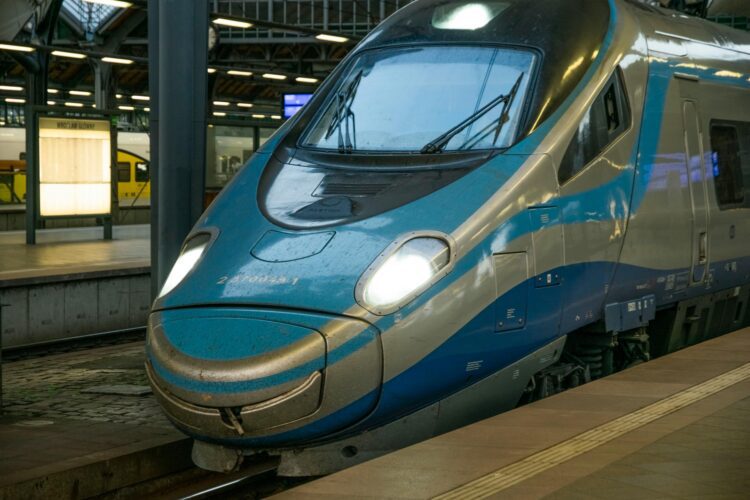 Швидкісний потяг з Варшави до Берліна: коли нарешті з’явиться революційний рейс Deutsche Bahn?