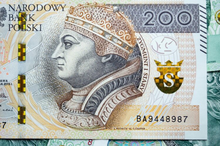 Скільки зараз заробляють у Польщі? Свіжі дані за червень 2025 шокують!