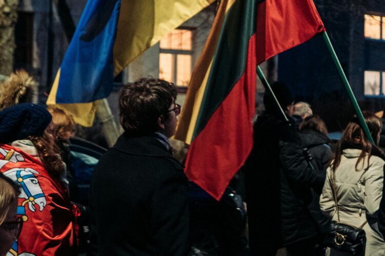 Сенсація у Варшаві: активісти вийшли на вулиці заради збереження незалежності НАБУ та САП!