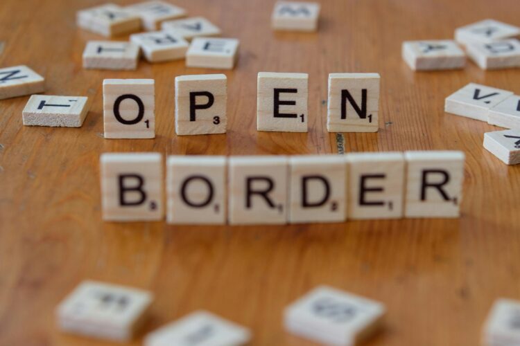 Польща скасовує візи для українців? Що насправді стоїть за гучною заявою депутата — реакція Центру протидії дезінформації