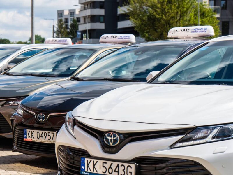Пропонуємо автомобілі в оренду для роботи в таксі (Bolt, Uber, FreeNow)
